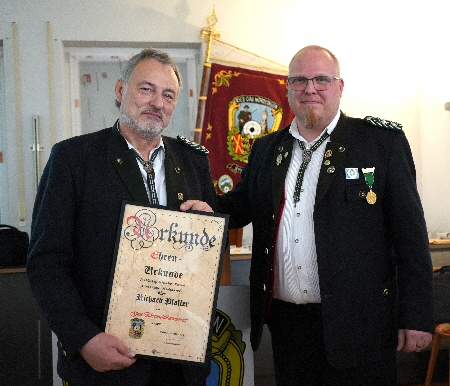 Richard Pfaller, langj�hriger 1. Gausch�tzenmeister, wurde zum Gau-Ehrensch�tzenmeister ernannt.